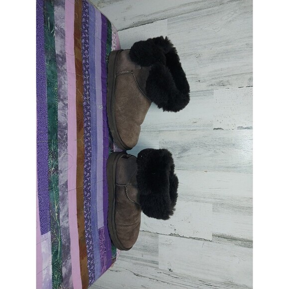 UGG Bailey Button 5803 Women's Boots Size 7 Brown Suede - Picture 4 of 9